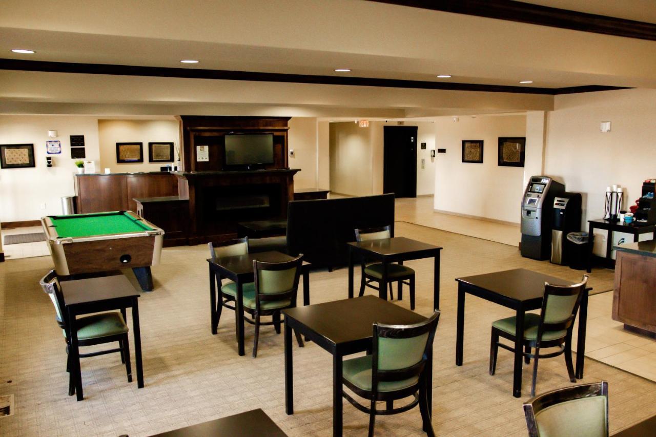 Black Gold Suites Stanley 외부 사진