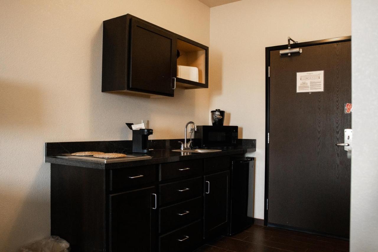 Black Gold Suites Stanley 외부 사진