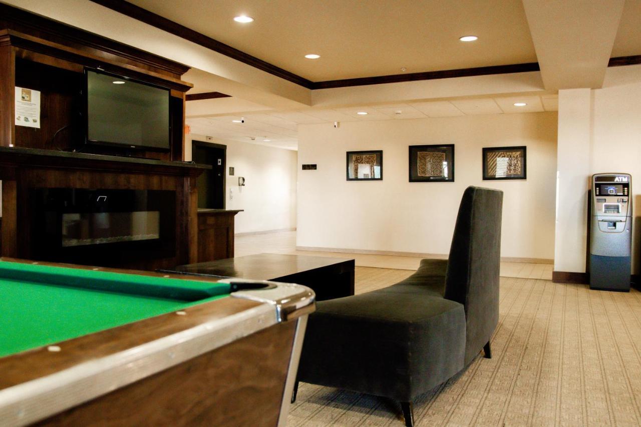 Black Gold Suites Stanley 외부 사진