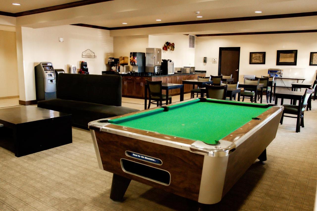 Black Gold Suites Stanley 외부 사진