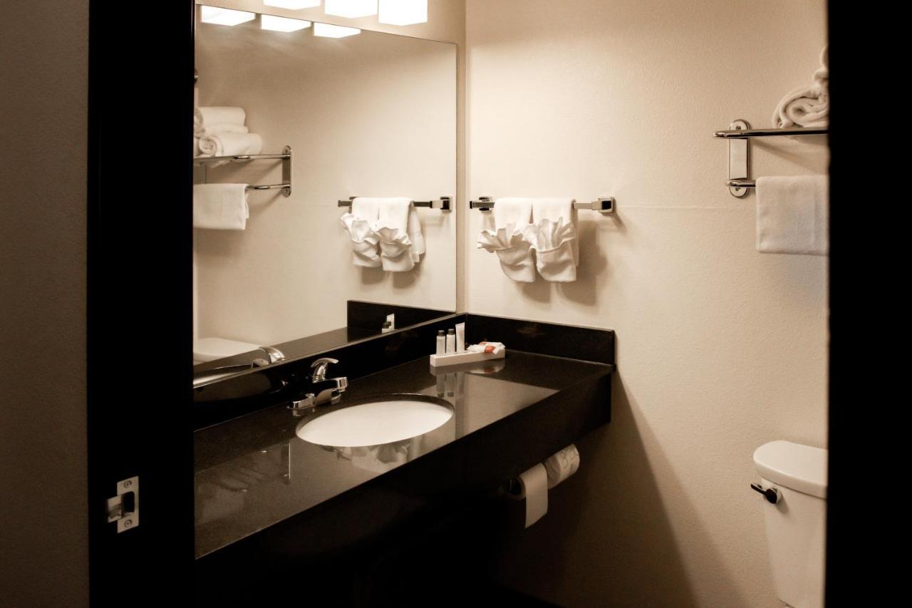 Black Gold Suites Stanley 외부 사진